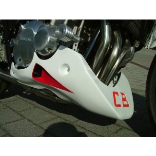 Bugspoiler CB 1300 und CB 1300 SA, ab Baujahr 2003 (auch für Modelle ab 2008 mit geänderter Krümmerführung!), unlackiert, inkl. fahrzeugspezifischem Haltesatz. TÜV-Gutachten und ausführliche Montageanleitung anbei.